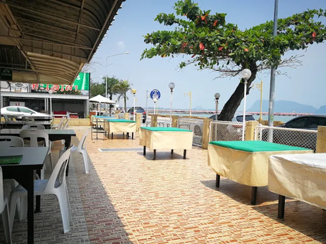 Ploensamut Restaurant