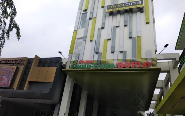 MAXONE Hotel Kramat Jakarta