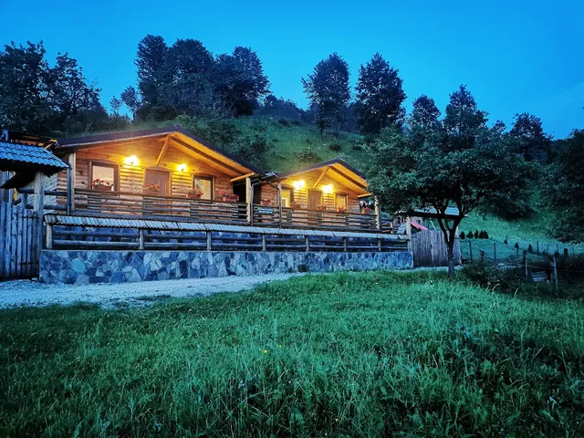 Căsuțele de sub deal