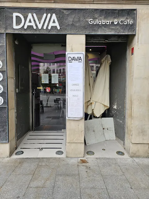 DAVIA Gulabar & Café Zaragoza