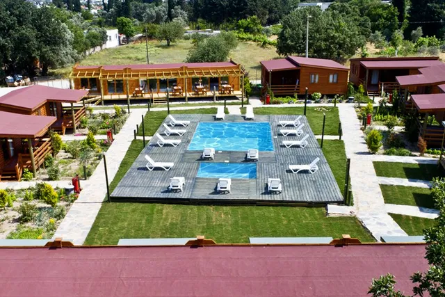 WoodenTowns Bungalows Hotel