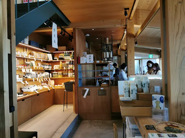 &LOCALS Ohori Park Shop