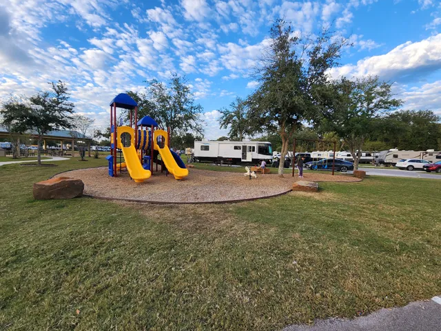 Leisure Lane RV Resort Magnolia