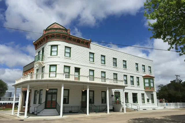 Weaver Hotel