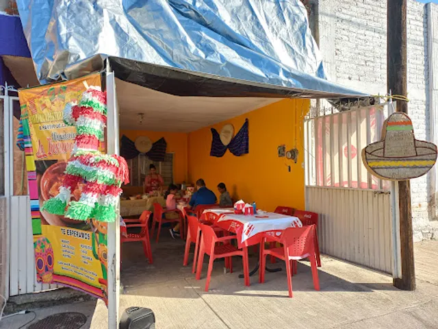La Insurgentes taquitos y menudo