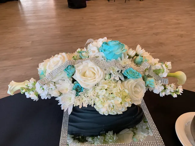 Bev's Balloons, Flowers, Novelties & Rentals