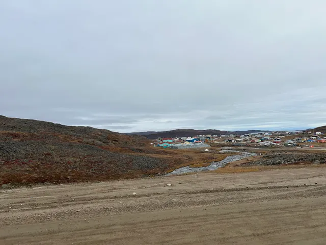 Apex Hill ᓂᐊᖁᙴᑦ ᕼᐃᐅᓪ