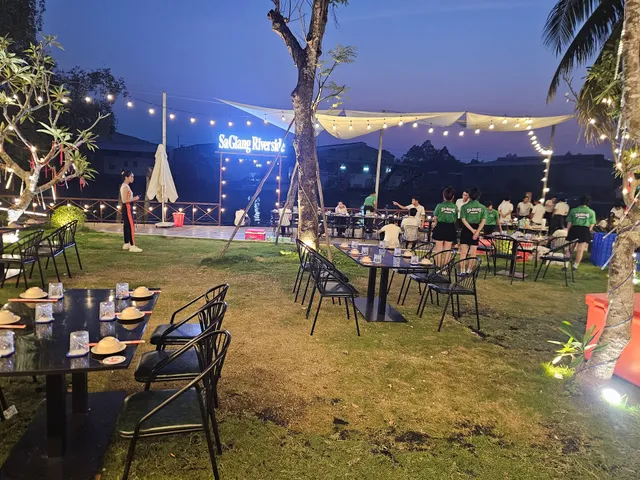 Nhà hàng SaGiang Riverside - Làng Hoa Sa Đéc