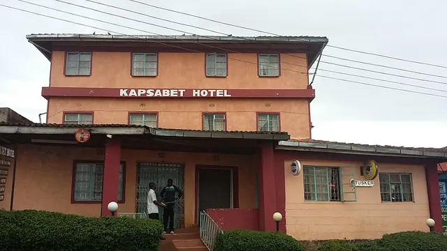 Kapsabet comfy Hotel