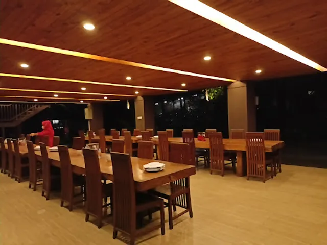 Taman Santap Rumah Kayu