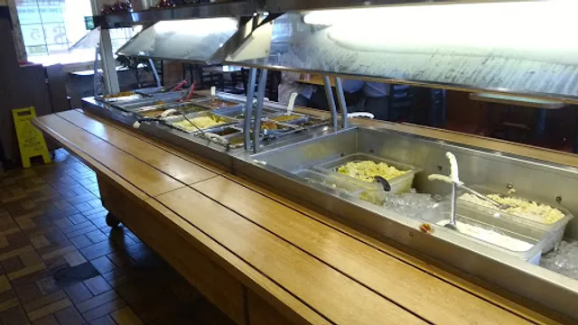 Lee's Famous Recipe Chicken