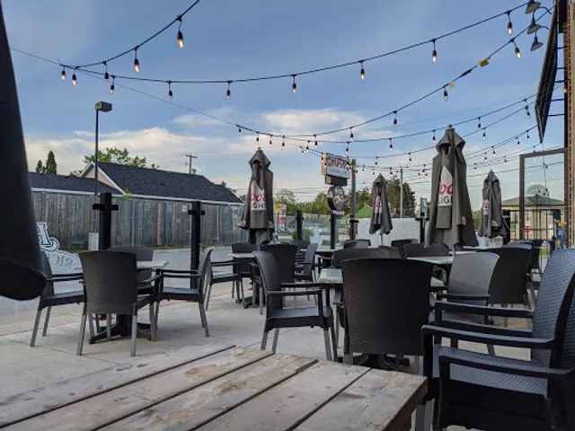 Chuck's Roadhouse Bar & Grill