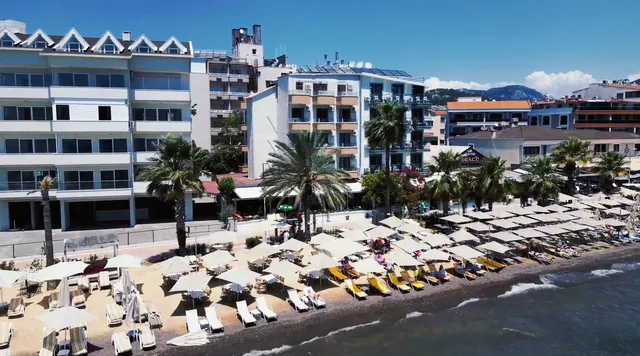 Reis Beach Hotel-Cafe Bar & Restaurant