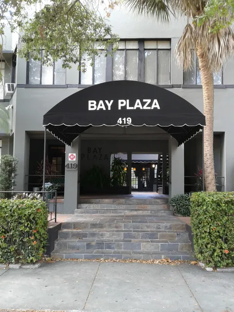 Bay Plaza Hotel