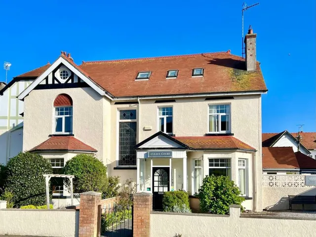 Cleave Court Guest House