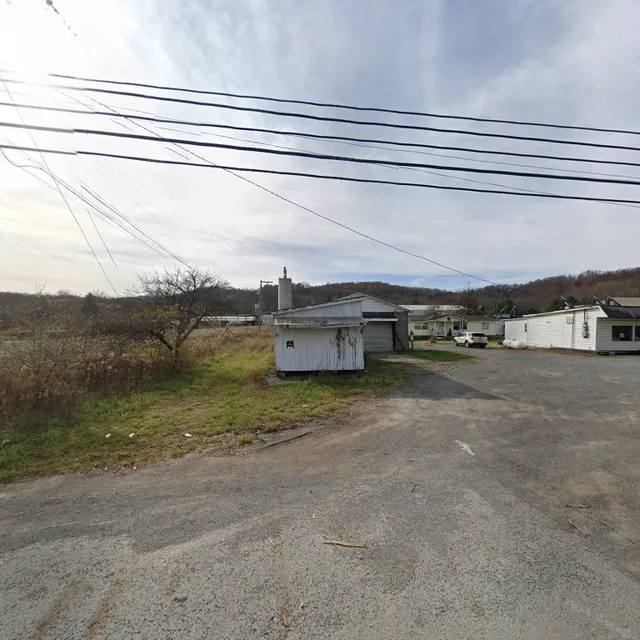 Country Charm Flowers & Crafts