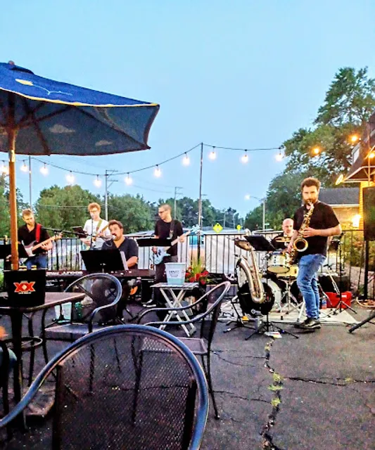 4 Points Whiskey Saloon And Grill