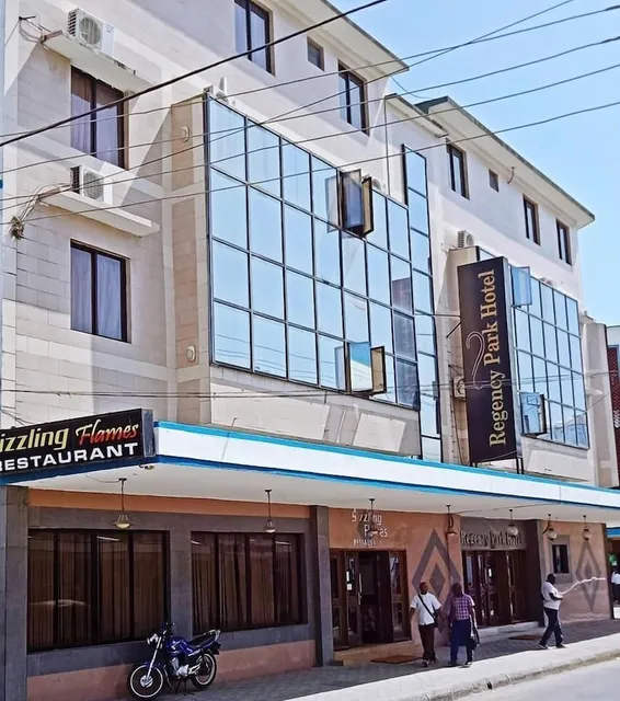 Regency Park Hotel/Sizzling Flames Restaurant