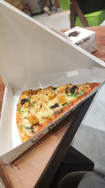 La Pino’z Pizza-Sector 15, Chandigarh