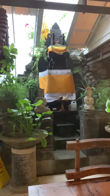 Warung Mufu Kuta, Best Balinese Food, Pork Ribs & Rendang