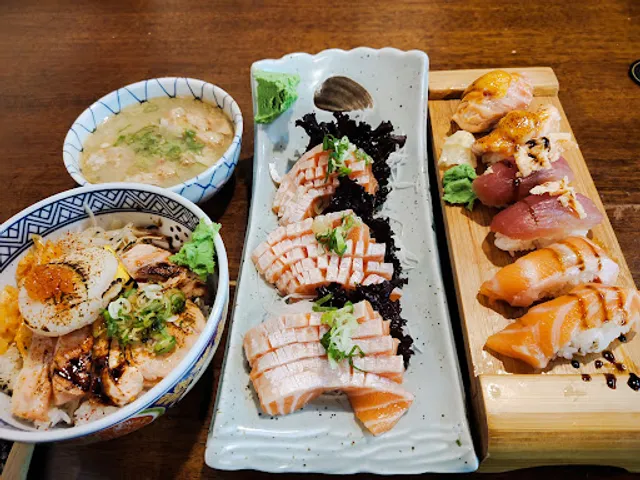 䰵• すし sushi日式料理⛩️營業中