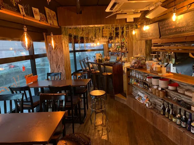 Bartender's Cafe Vigorous (バーテンダーズカフェ ヴィゴラス)｜那覇 カフェバー