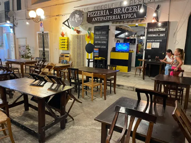 La Cantina: osteria - pizzeria