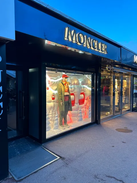 Moncler Courchevel Village