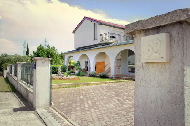 Studio Apartment Gray