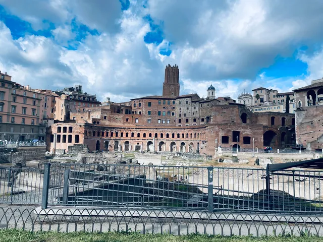 Imperial Forum Relais