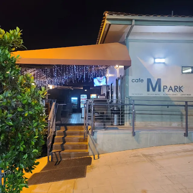 Cafe M Park