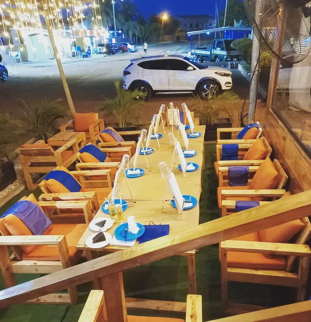 La Casa Bar and Bistro