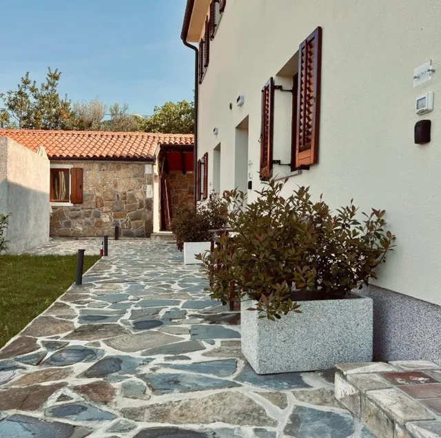 Matej Zaro - sobodajalec