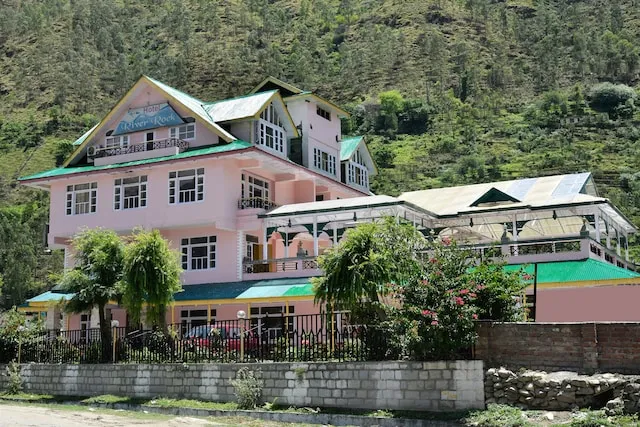 OYO 40105 River Rock