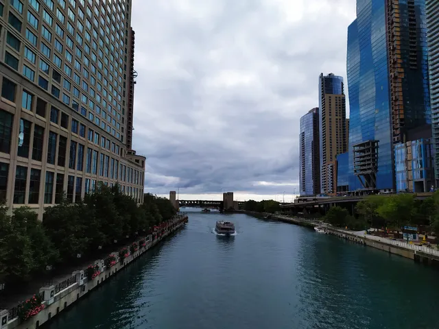 Chicago Riverwalk - West End