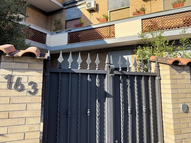 ISOLA 1.6.3. Guest House