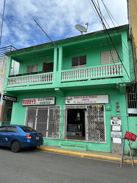 Robby's Electronic Center