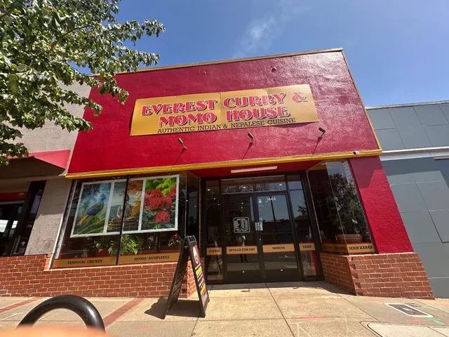 Everest Curry And MoMo house