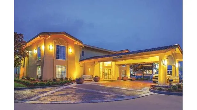 La Quinta Inn by Wyndham Moline Airport