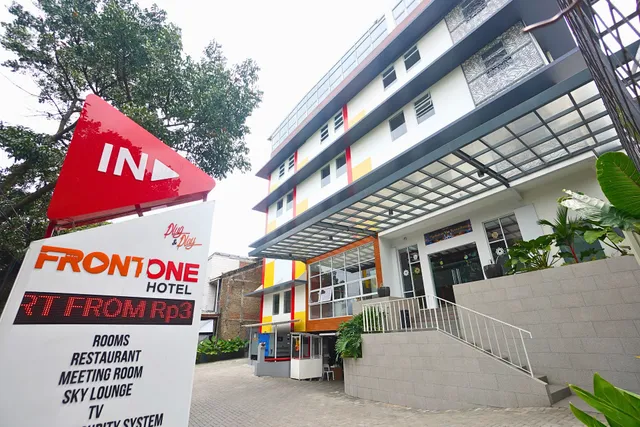 Front One Hotel Pasir Koja Bandung