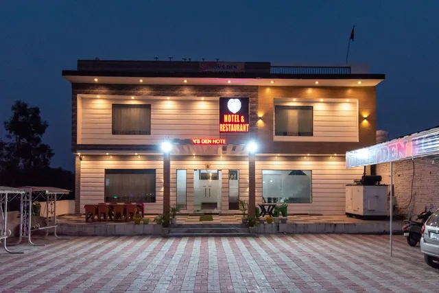 Lion's Den Hotel & Restaurant