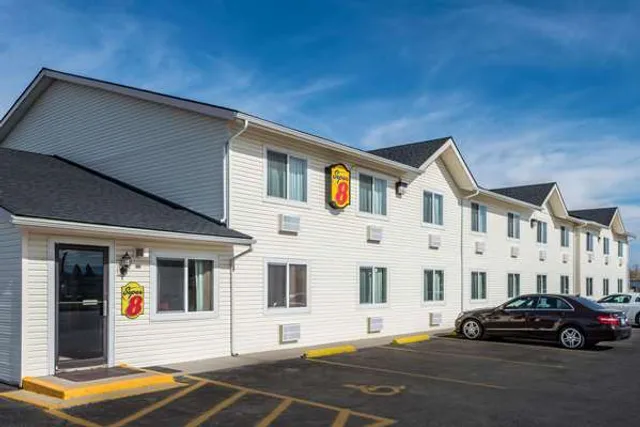 Super 8 by Wyndham Sheridan