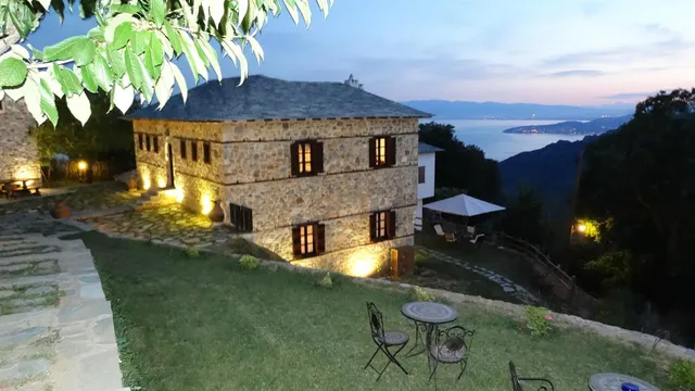 "ILIOPETRA" Luxury Suites