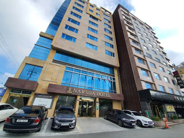 Narsha Tourist Hotel