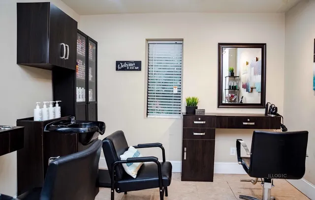 PEARL SALON SUITES- WEST END