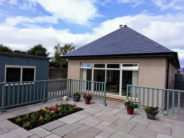 Cedar Holiday Cottage