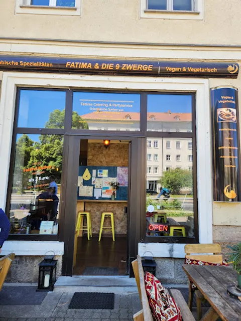 Fatima und die 9 Zwerge