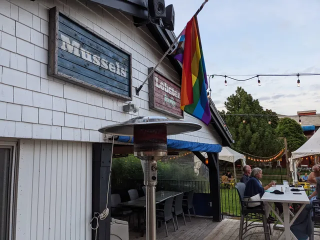 Brakish Dockside Bar & Eatery