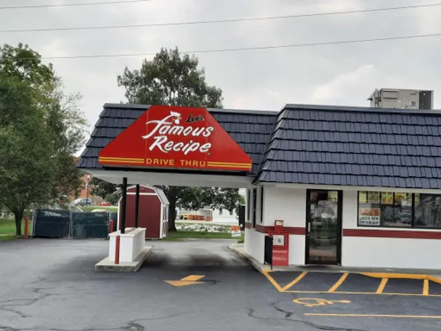 Lee's Famous Recipe Chicken