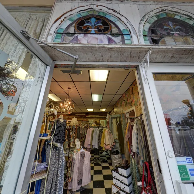 Tanyas Boutique and Home store